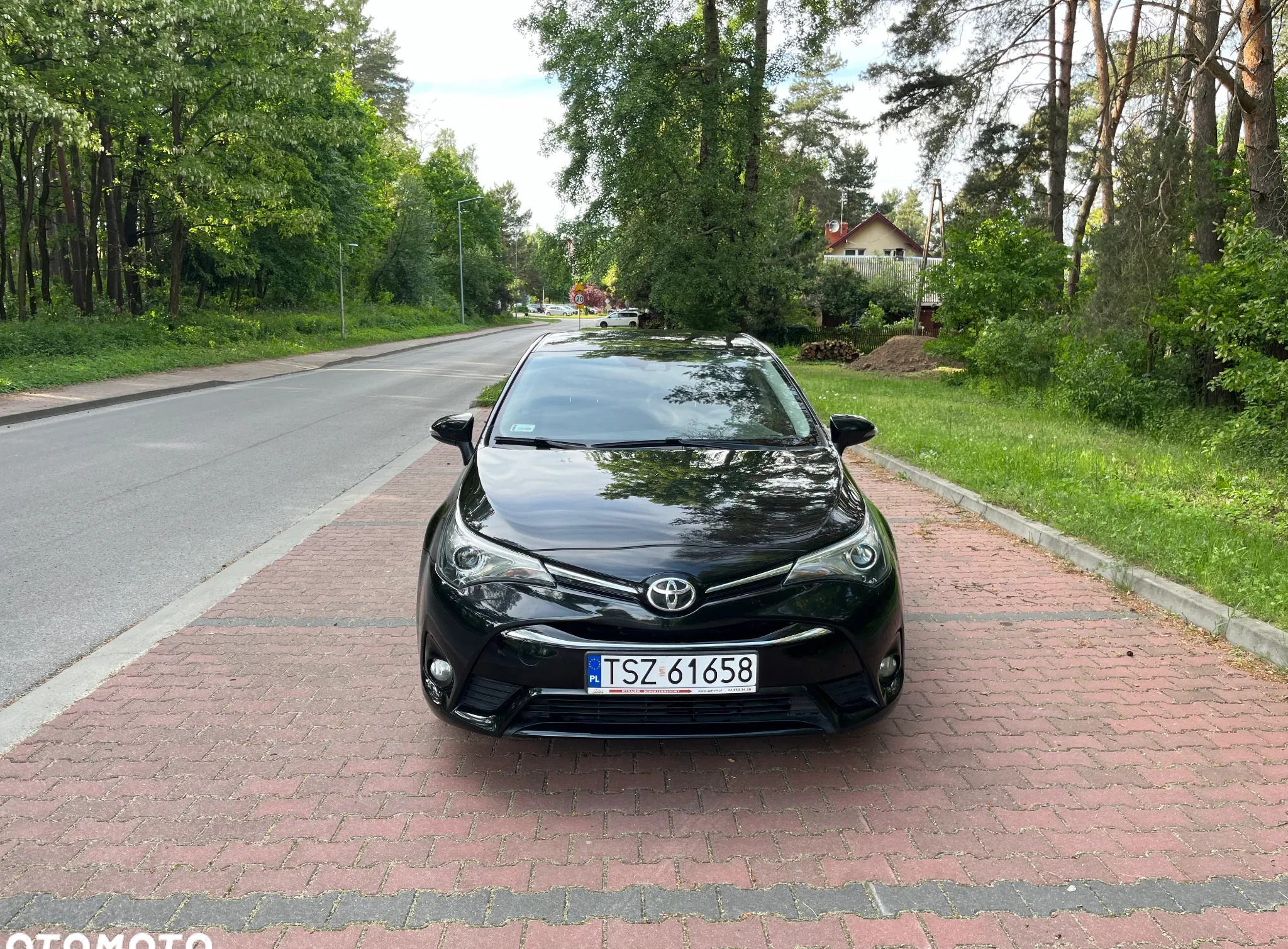 Toyota Avensis cena 75000 przebieg: 120000, rok produkcji 2018 z Połaniec małe 154